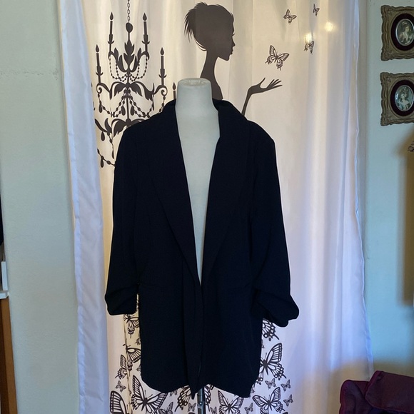 Dakota Blue Jackets & Blazers - Dakota blue ladies, crêpe blazer with ruched sleeves pockets, still sewn shut